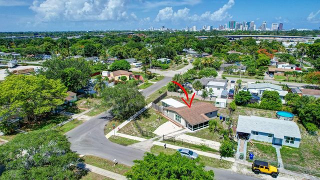 300 SW 25th Ave, Fort Lauderdale, FL 33312