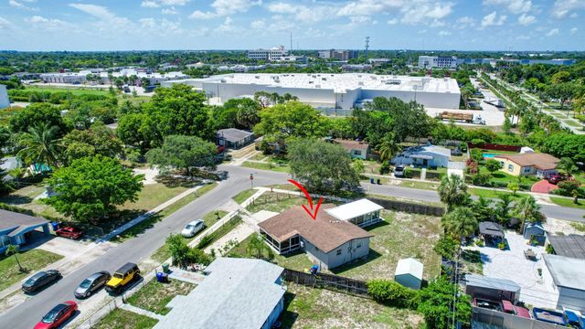 300 SW 25th Ave, Fort Lauderdale, FL 33312