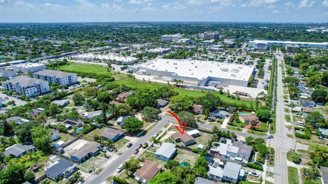 300 SW 25th Ave, Fort Lauderdale, FL 33312