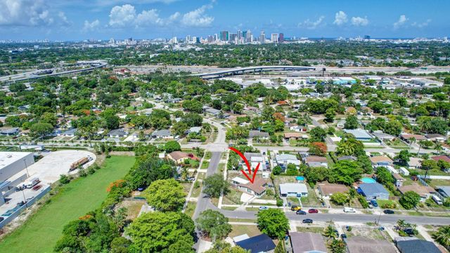 300 SW 25th Ave, Fort Lauderdale, FL 33312