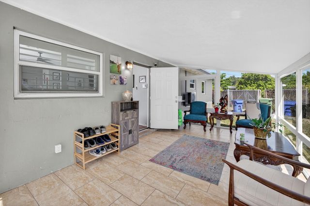 300 SW 25th Ave, Fort Lauderdale, FL 33312