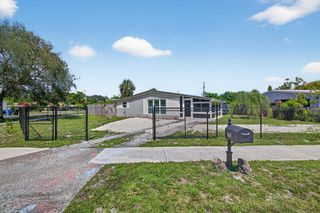 300 SW 25th Ave, Fort Lauderdale, FL 33312