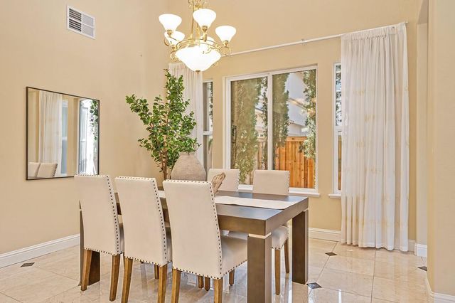 1828 Swinton Dr, Folsom, CA 95630