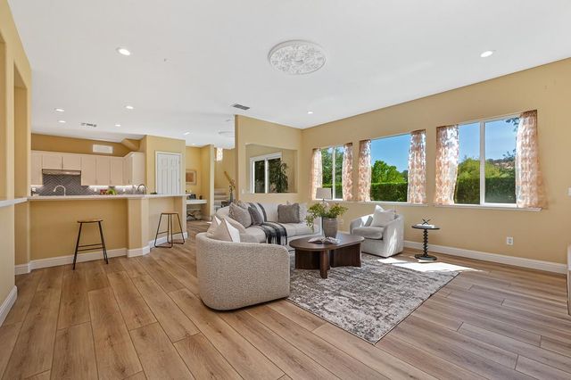 1828 Swinton Dr, Folsom, CA 95630