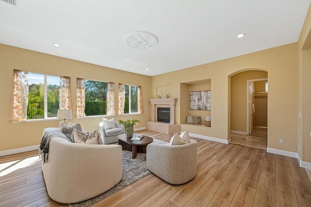 1828 Swinton Dr, Folsom, CA 95630