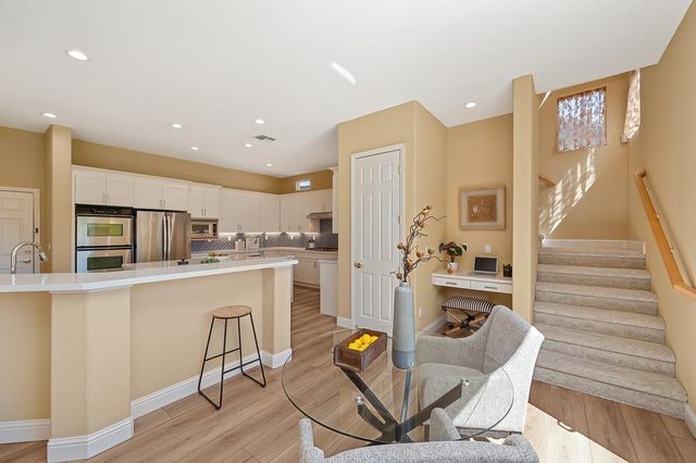 1828 Swinton Dr, Folsom, CA 95630
