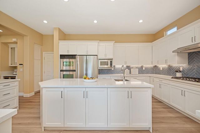 1828 Swinton Dr, Folsom, CA 95630