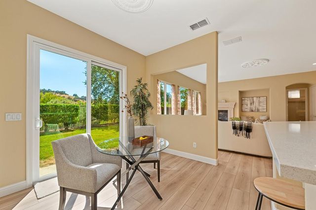 1828 Swinton Dr, Folsom, CA 95630