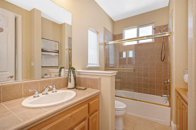 1828 Swinton Dr, Folsom, CA 95630