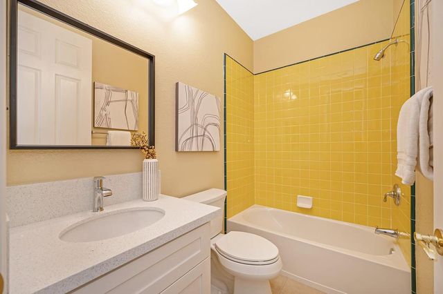 1828 Swinton Dr, Folsom, CA 95630