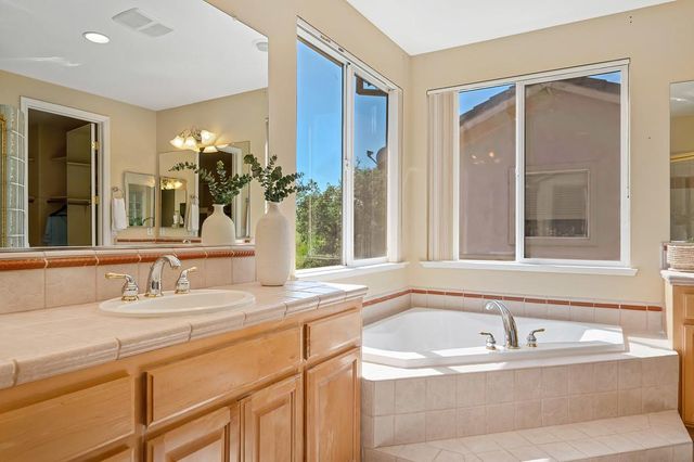 1828 Swinton Dr, Folsom, CA 95630