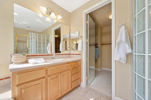 1828 Swinton Dr, Folsom, CA 95630
