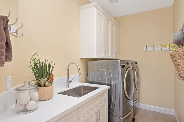 1828 Swinton Dr, Folsom, CA 95630