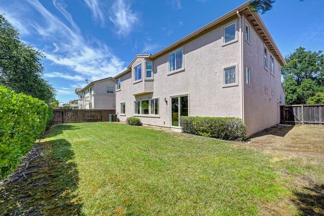 1828 Swinton Dr, Folsom, CA 95630