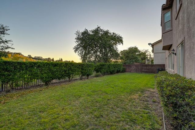1828 Swinton Dr, Folsom, CA 95630