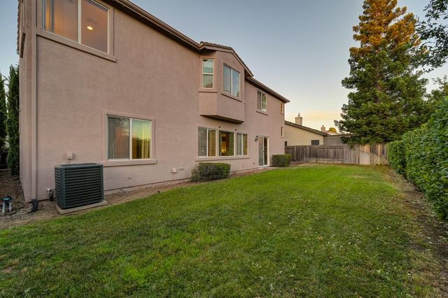 1828 Swinton Dr, Folsom, CA 95630