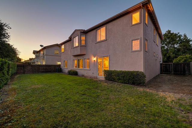 1828 Swinton Dr, Folsom, CA 95630