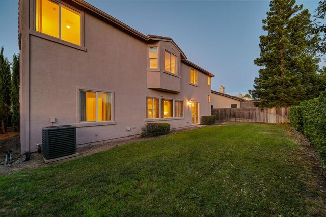 1828 Swinton Dr, Folsom, CA 95630