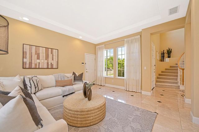 1828 Swinton Dr, Folsom, CA 95630