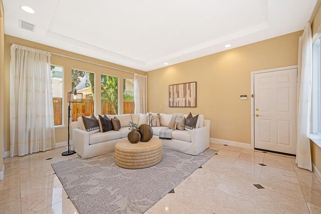 1828 Swinton Dr, Folsom, CA 95630