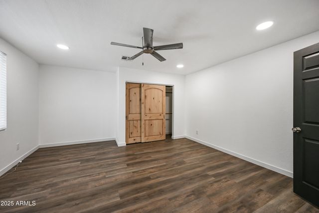 5833 W JOHN CABOT Road, Glendale, AZ 85308