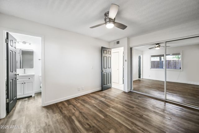 5833 W JOHN CABOT Road, Glendale, AZ 85308