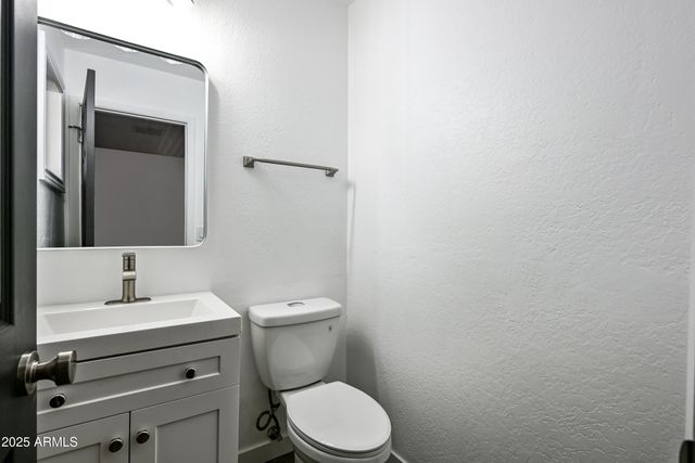 5833 W JOHN CABOT Road, Glendale, AZ 85308