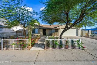 5833 W JOHN CABOT Road, Glendale, AZ 85308