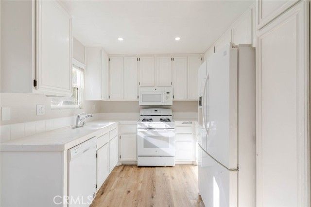 44022 31st Street, Lancaster, CA 93536