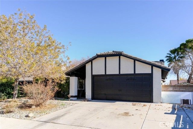 44022 31st Street, Lancaster, CA 93536