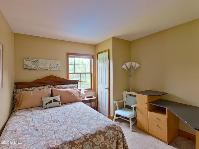 216 Anthony Road, Clifton Park, NY 12065