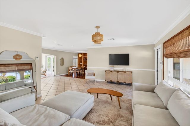 301 SE 8th Avenue, Deerfield Beach, FL 33441