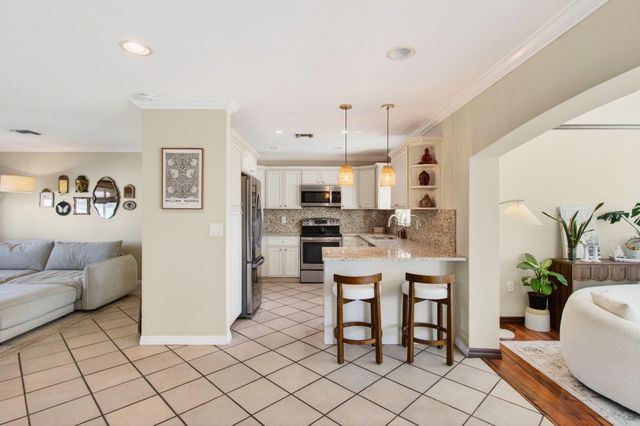 301 SE 8th Avenue, Deerfield Beach, FL 33441