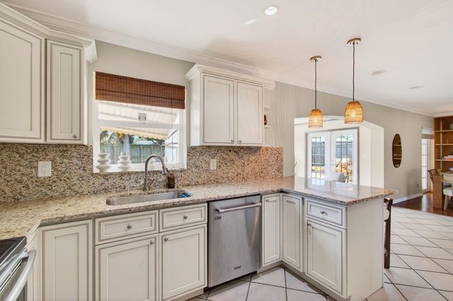 301 SE 8th Avenue, Deerfield Beach, FL 33441