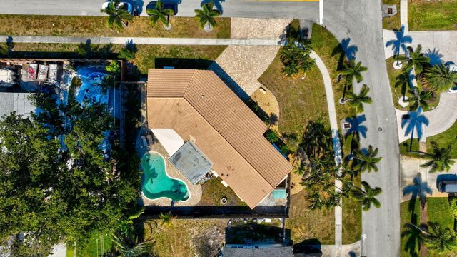 301 SE 8th Avenue, Deerfield Beach, FL 33441