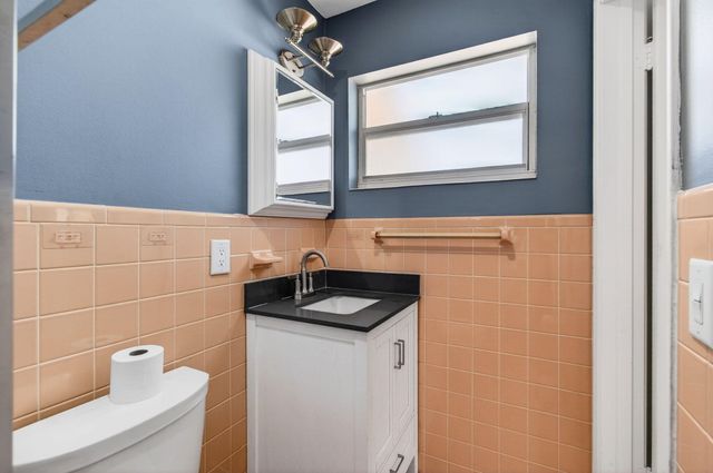 301 SE 8th Avenue, Deerfield Beach, FL 33441