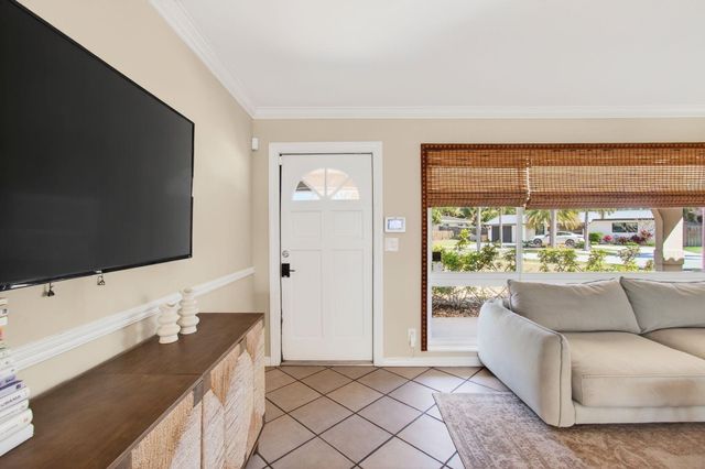 301 SE 8th Avenue, Deerfield Beach, FL 33441