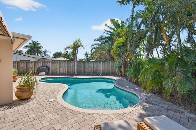 301 SE 8th Avenue, Deerfield Beach, FL 33441