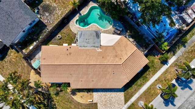 301 SE 8th Avenue, Deerfield Beach, FL 33441