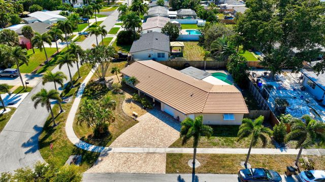 301 SE 8th Avenue, Deerfield Beach, FL 33441