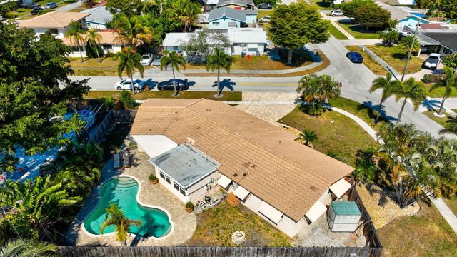 301 SE 8th Avenue, Deerfield Beach, FL 33441