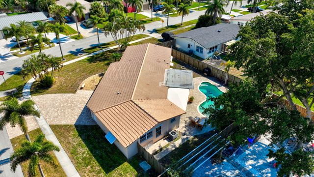 301 SE 8th Avenue, Deerfield Beach, FL 33441
