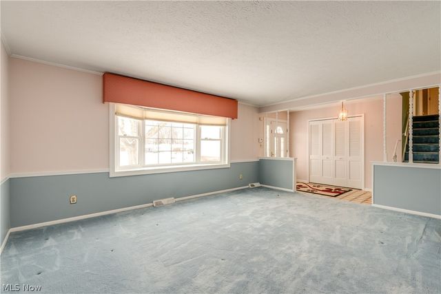 6366 Dunfield Drive, Mayfield Heights, OH 44124