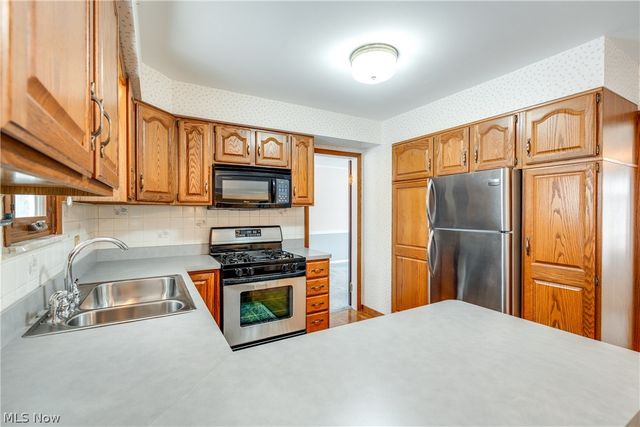 6366 Dunfield Drive, Mayfield Heights, OH 44124