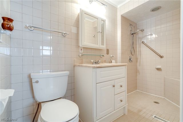 6366 Dunfield Drive, Mayfield Heights, OH 44124