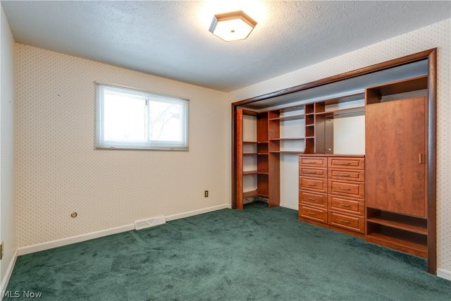 6366 Dunfield Drive, Mayfield Heights, OH 44124