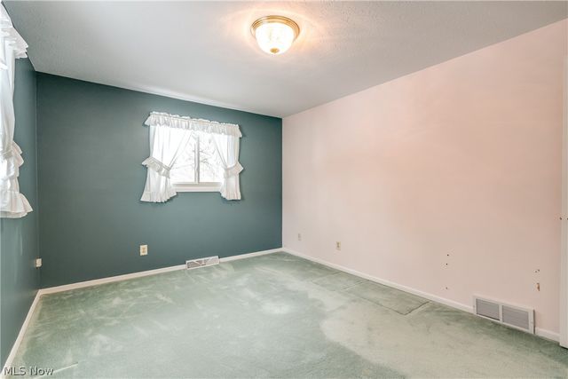 6366 Dunfield Drive, Mayfield Heights, OH 44124