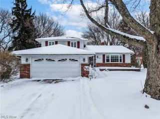 6366 Dunfield Drive, Mayfield Heights, OH 44124