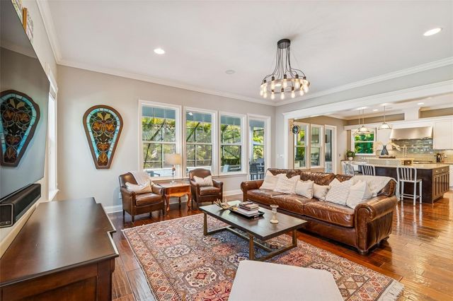 2907 W HAWTHORNE ROAD, Tampa, FL 33611