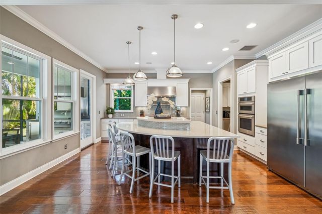 2907 W HAWTHORNE ROAD, Tampa, FL 33611